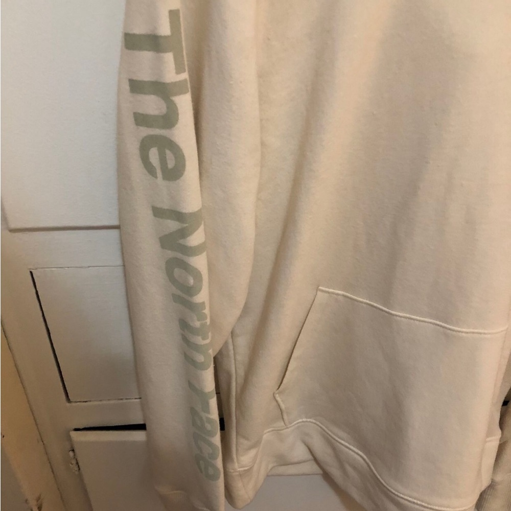 The North Face size mens medium hoodie - Picture 3 of 4